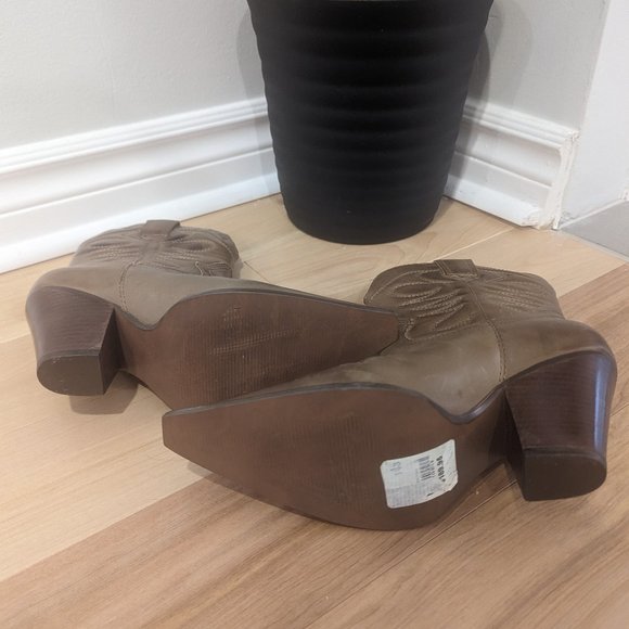 Vintage Ankle Cowboy Boots REAL UPPER LEATHER Made in Brazil Le Château Size 7 - Picture 3 of 8